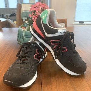 New Balance Black sneakers
